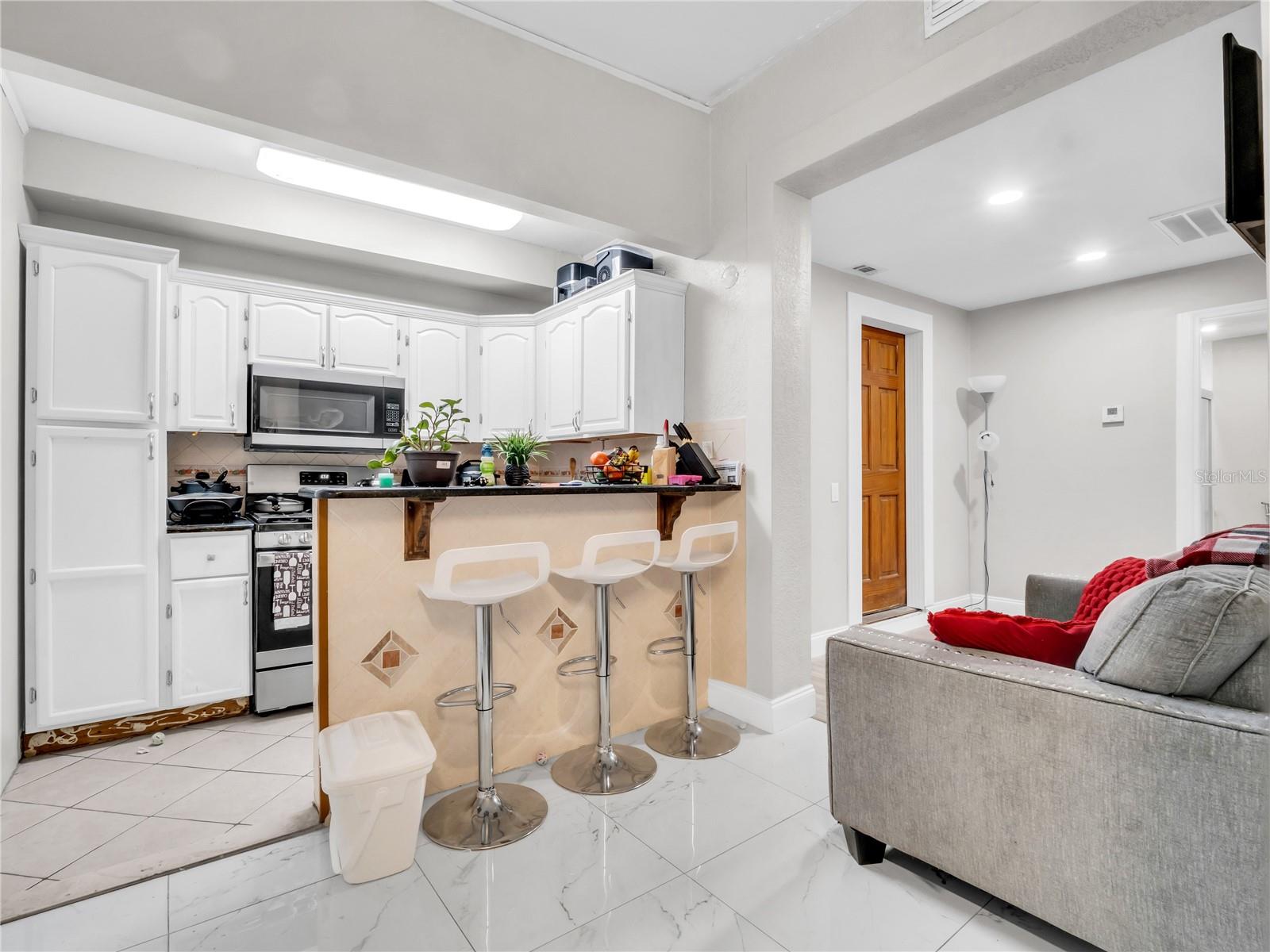 6922 N HALE AVE — photo 34