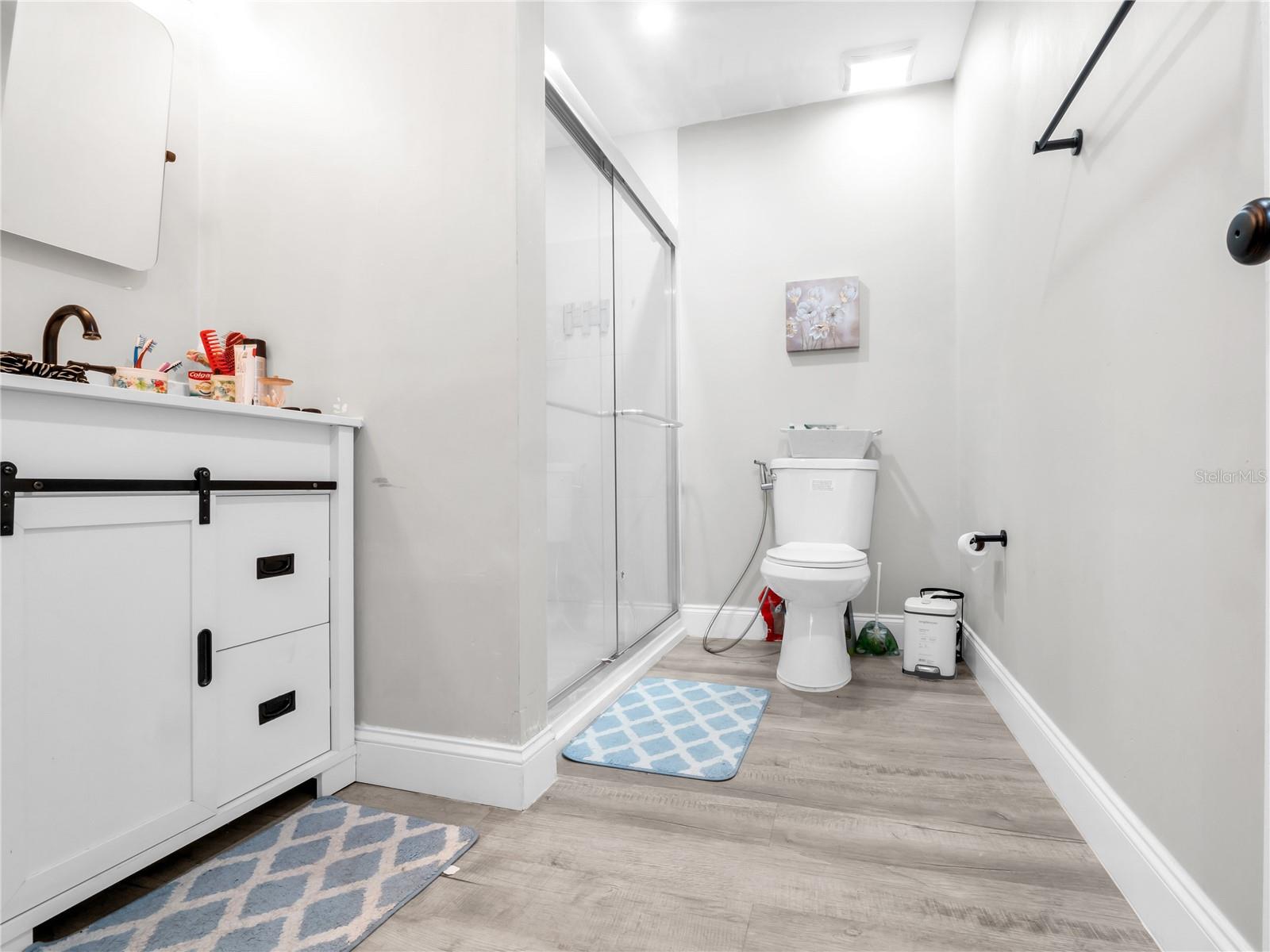 6922 N HALE AVE — photo 31