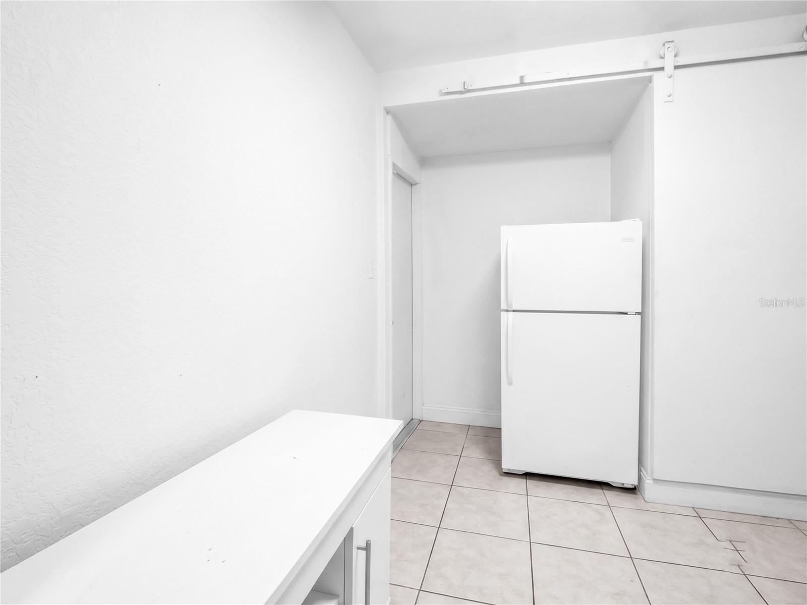 6922 N HALE AVE — photo 37
