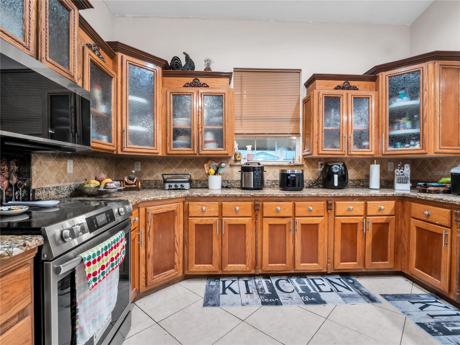 6922 N HALE AVE — photo 53