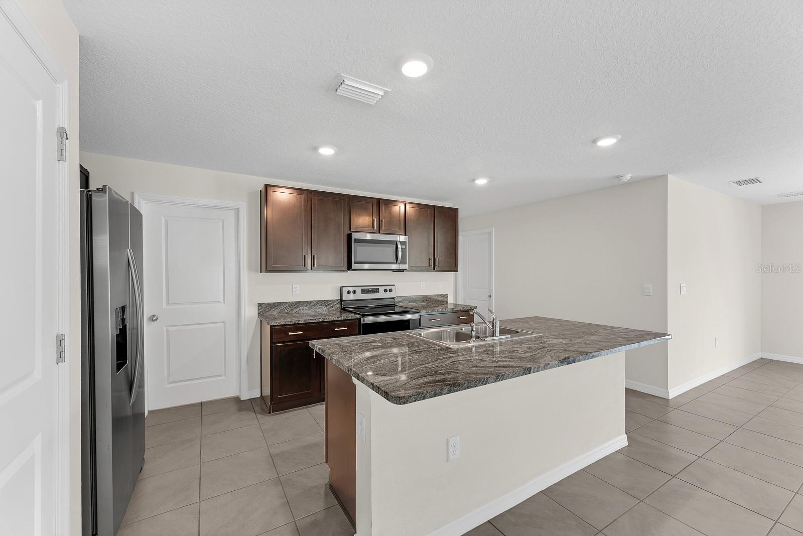 12153 DOWNY BIRCH DR — photo 3