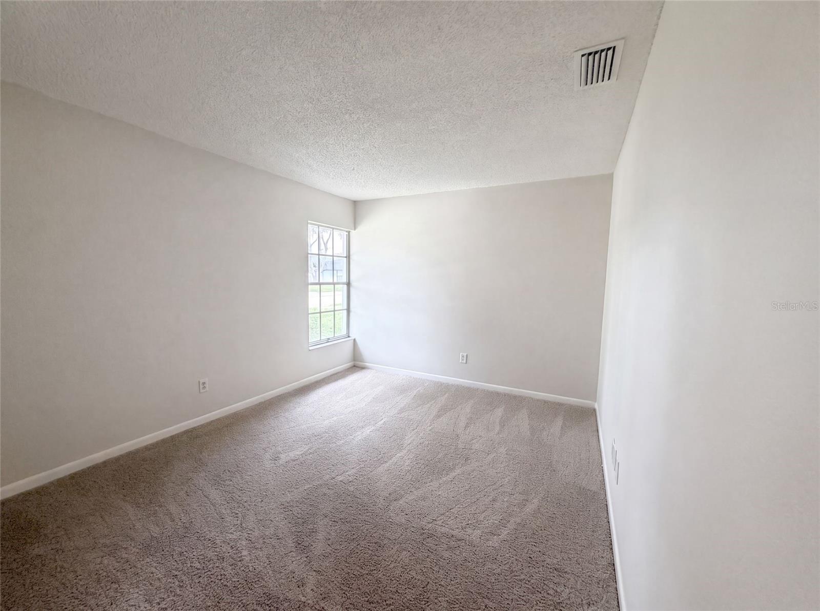 8613 COTTONWAY LN — photo 9