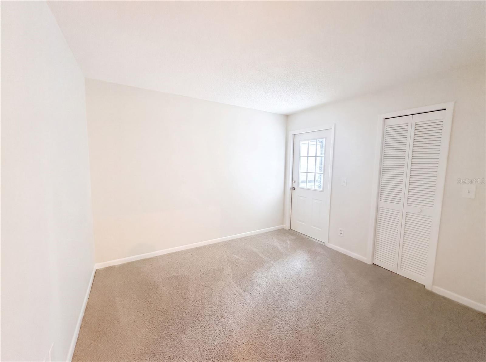 8613 COTTONWAY LN — photo 4