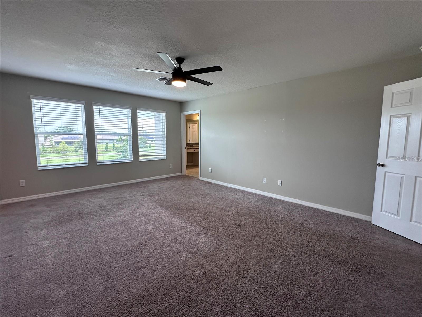 4917 EAGLE ROCK DR — photo 25