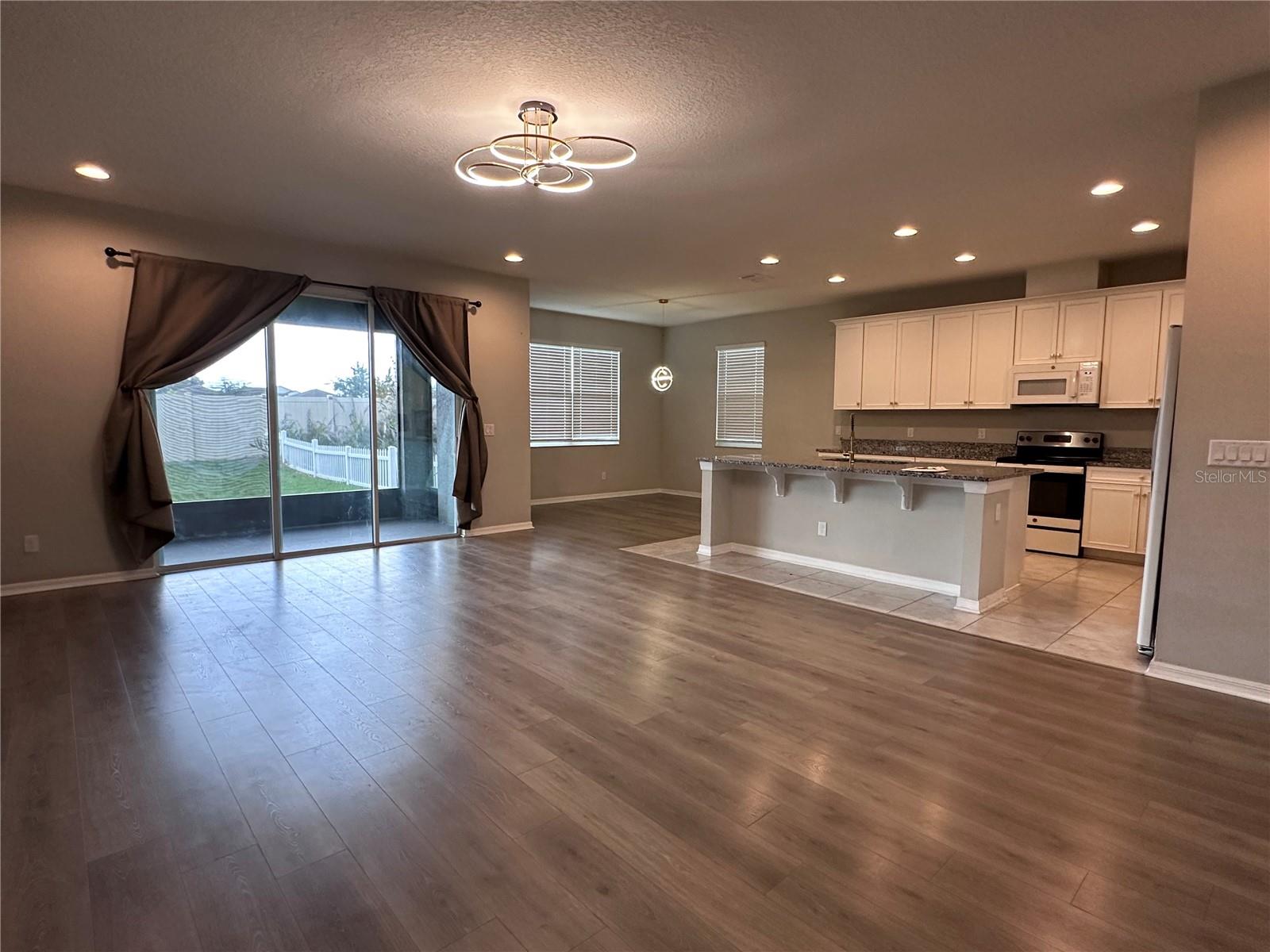 4917 EAGLE ROCK DR — photo 9
