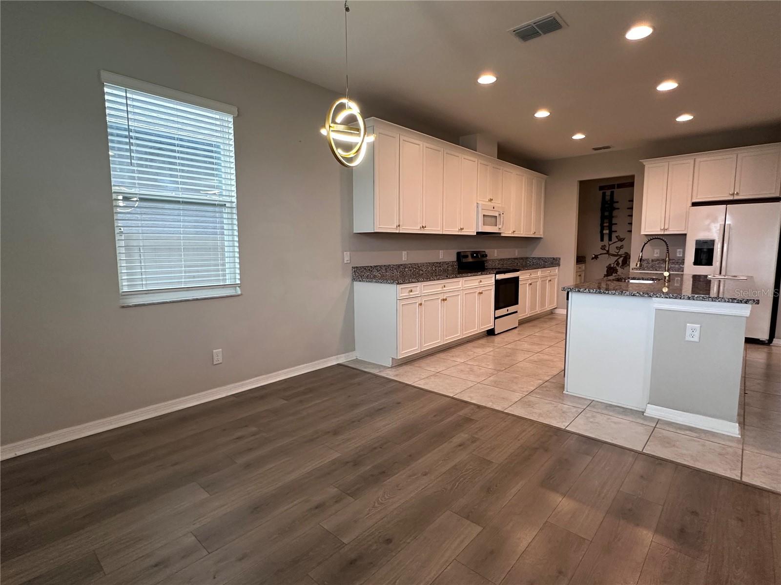 4917 EAGLE ROCK DR — photo 13