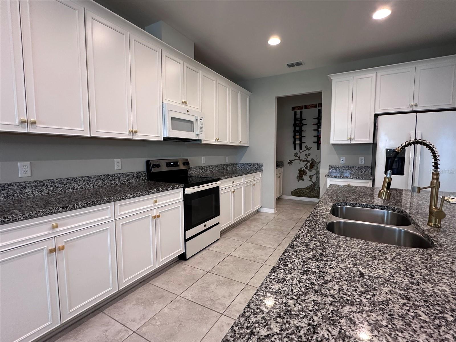 4917 EAGLE ROCK DR — photo 14