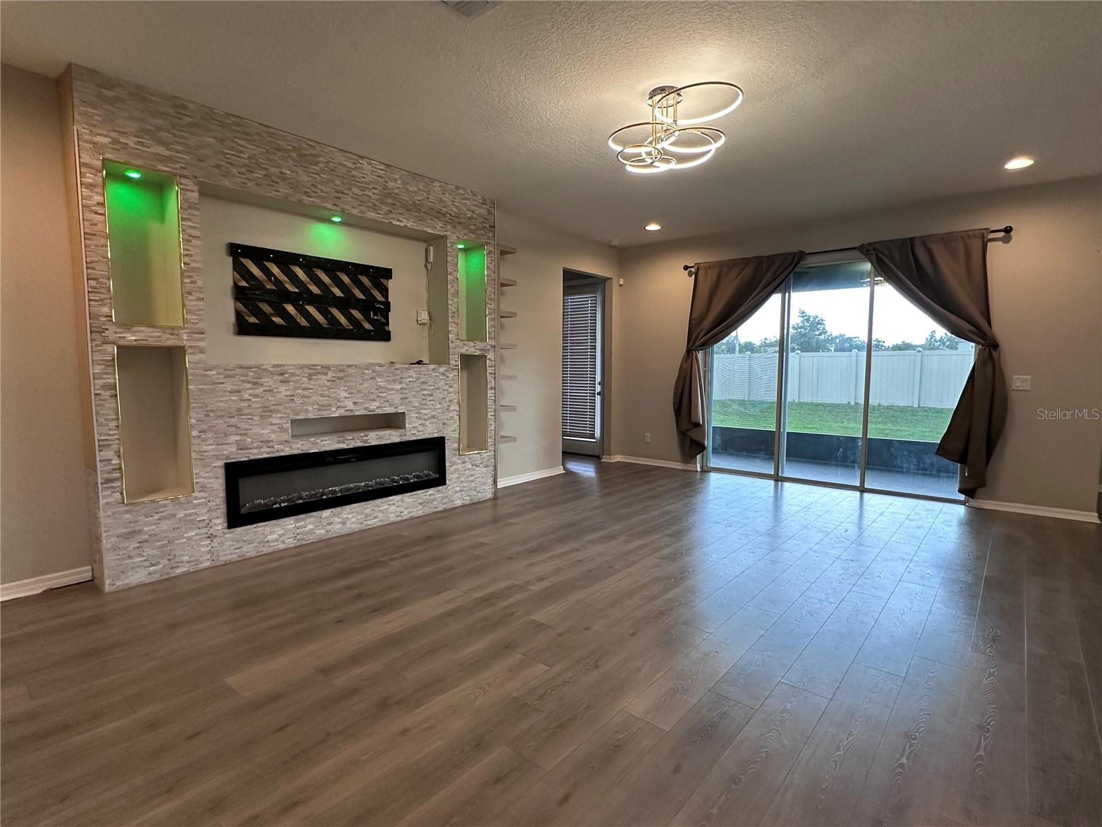 4917 EAGLE ROCK DR — photo 8