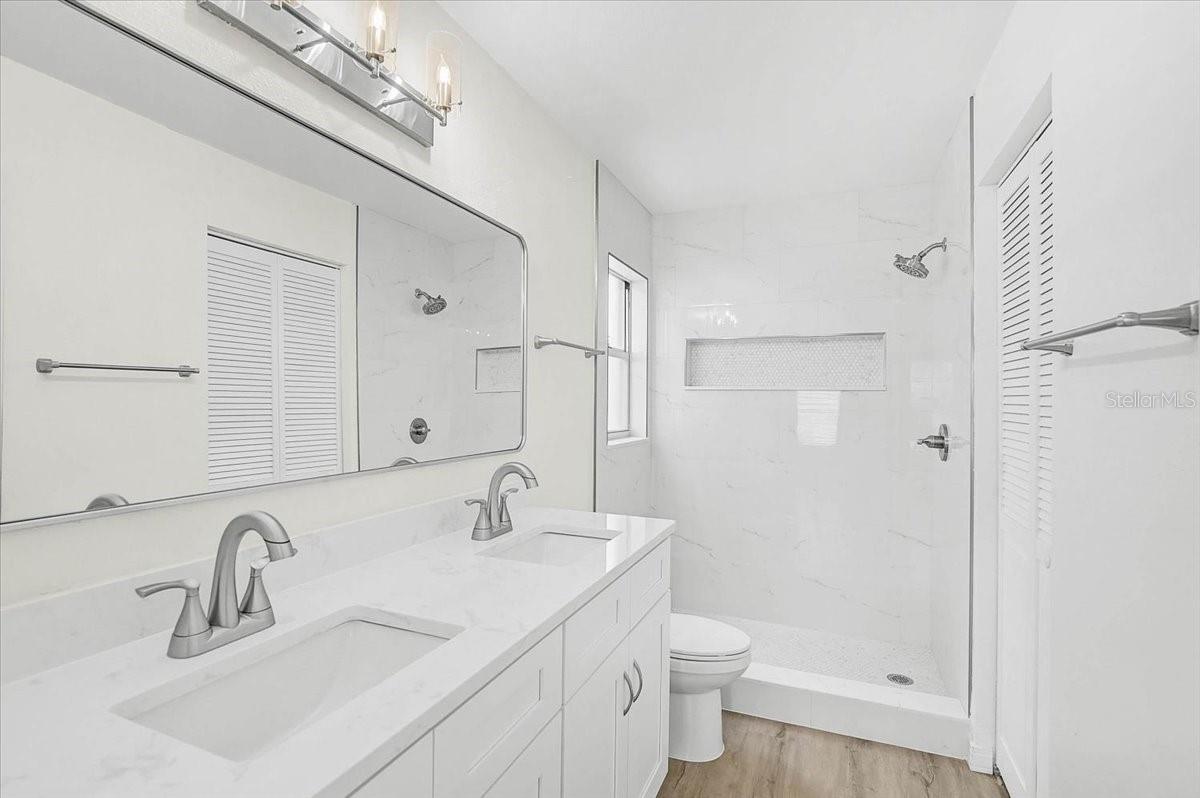 13616 LARAWAY DR — photo 6