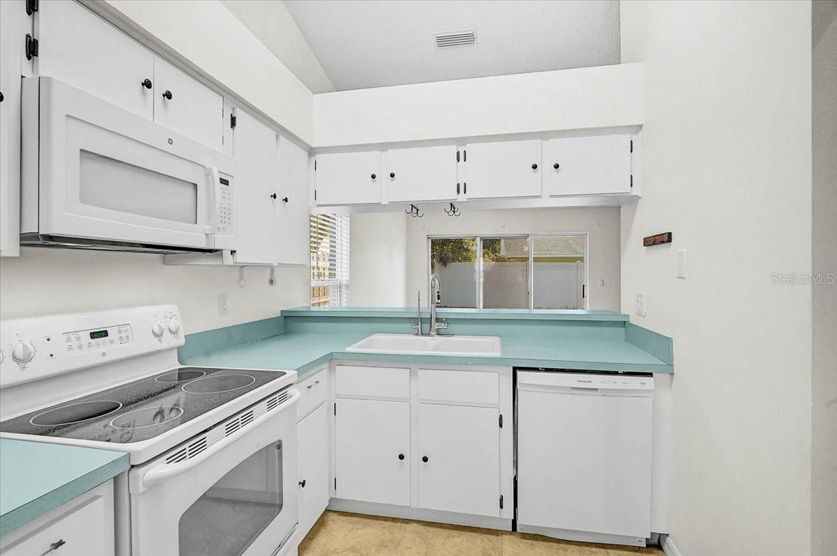 13616 LARAWAY DR — photo 7