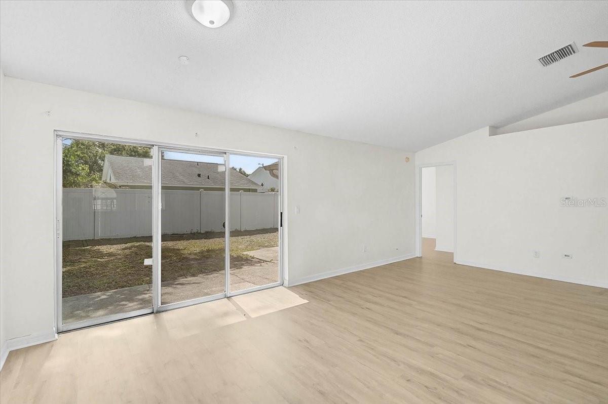 13616 LARAWAY DR — photo 13
