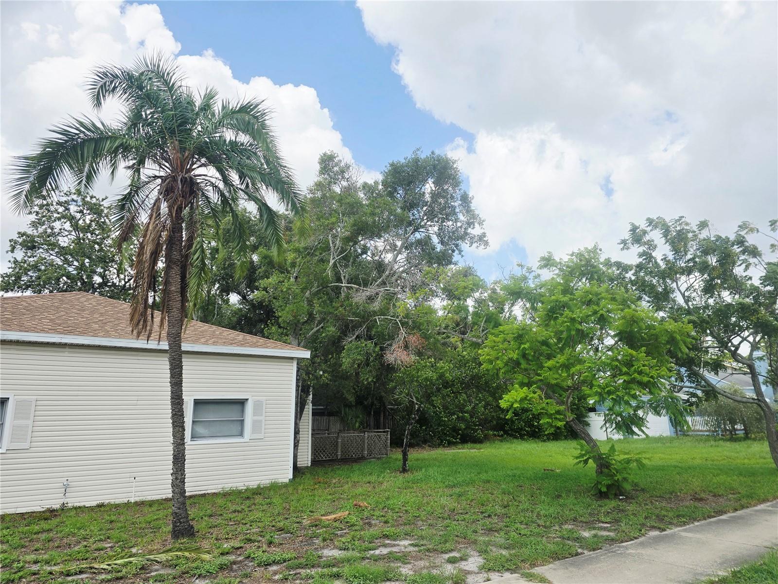 205 N MISSOURI AVE — photo 3