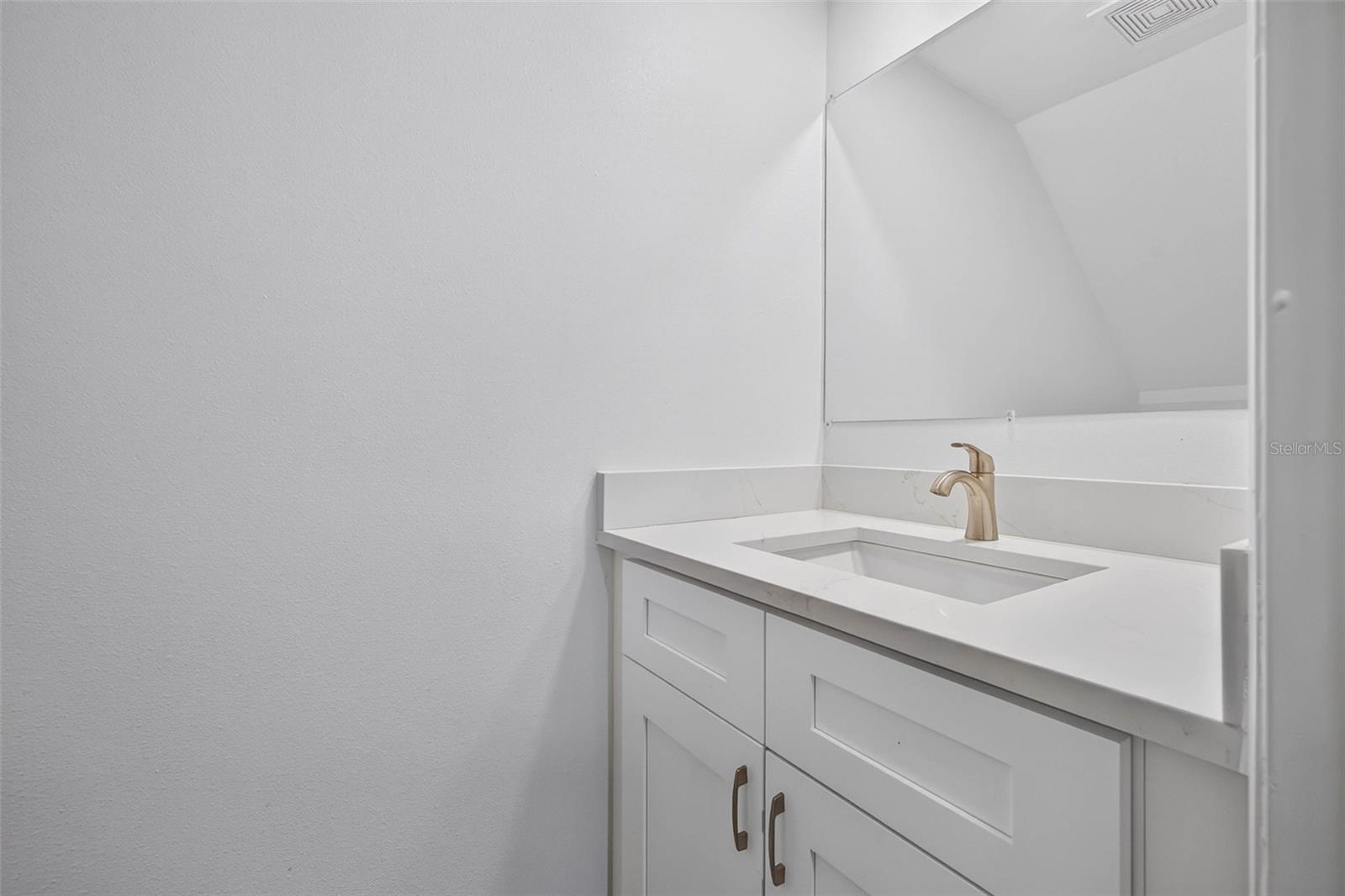 9005 PEBBLE CREEK DR — photo 12
