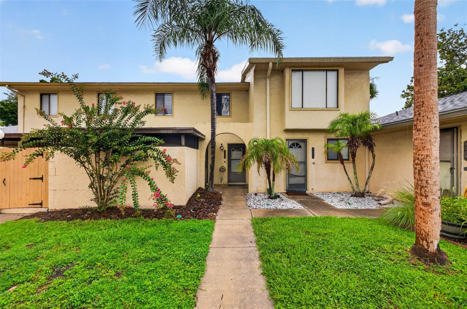 9005 PEBBLE CREEK DR — photo 2