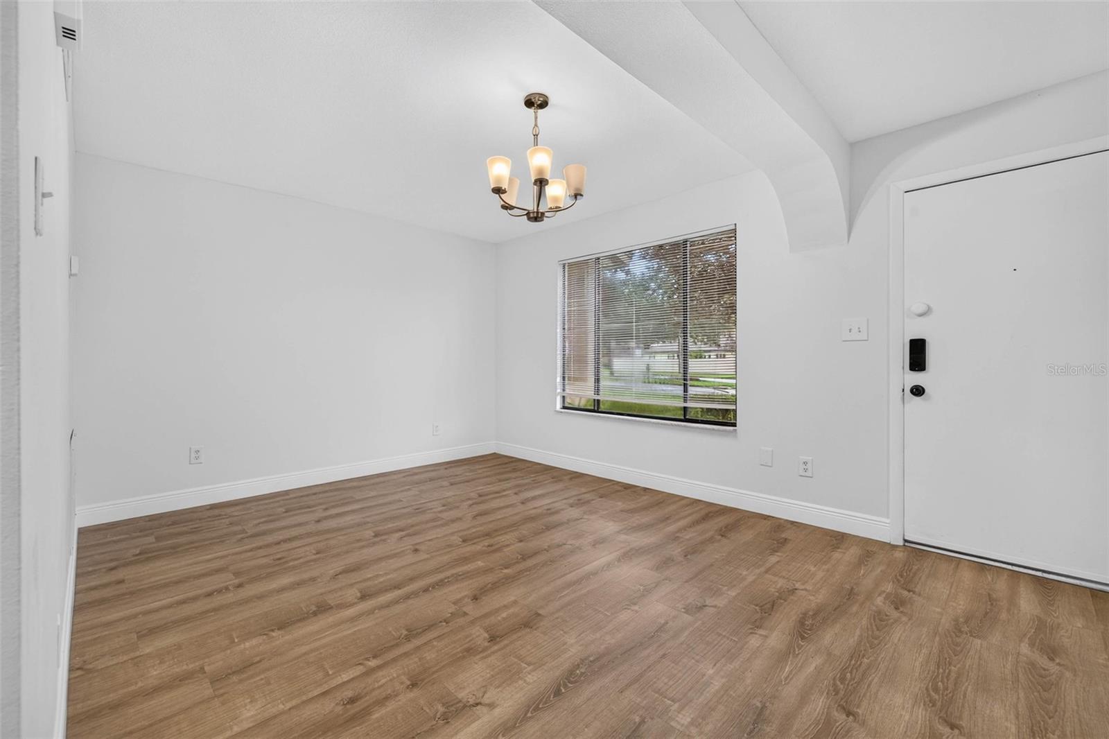 9005 PEBBLE CREEK DR — photo 13