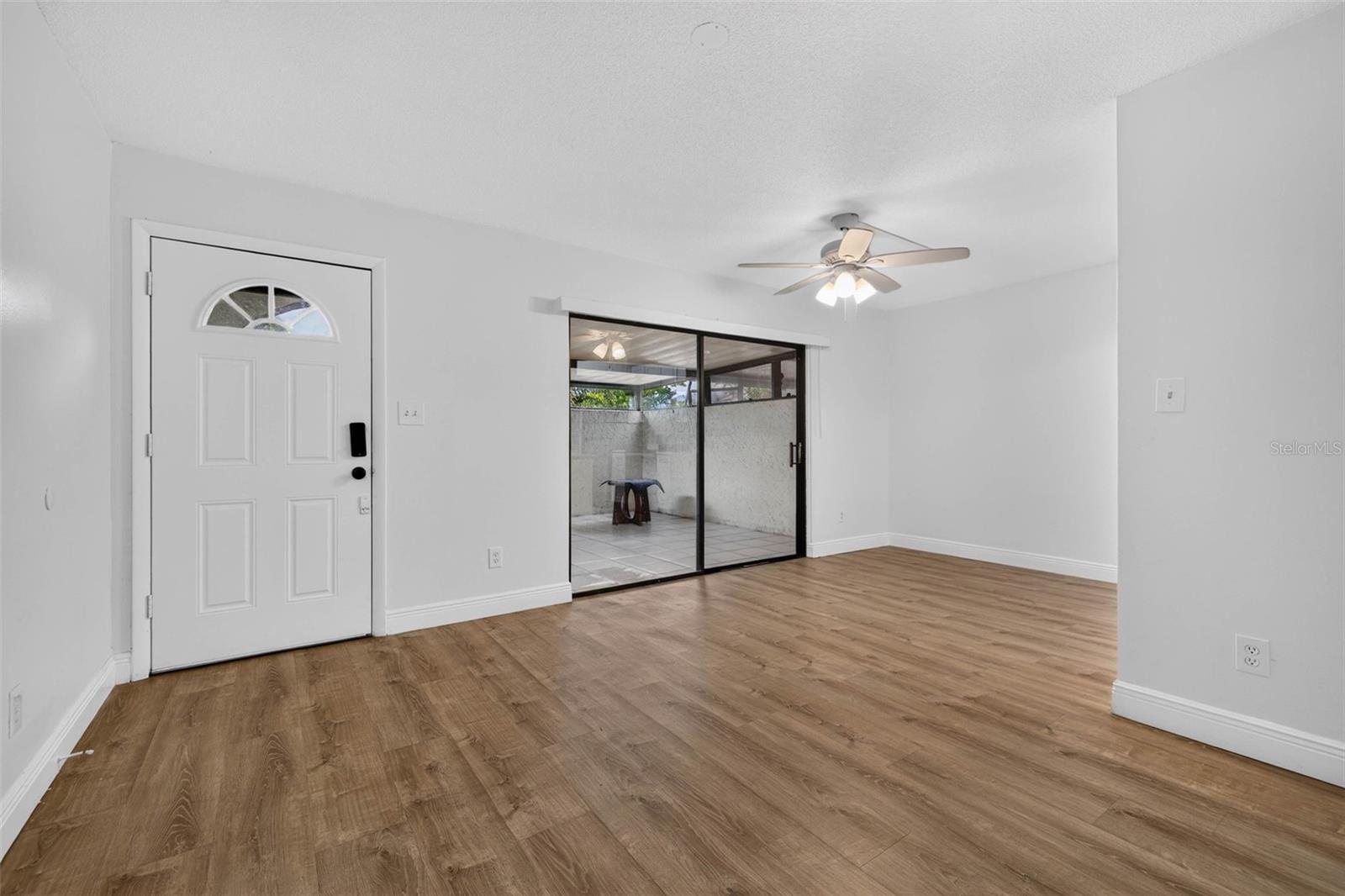 9005 PEBBLE CREEK DR — photo 5