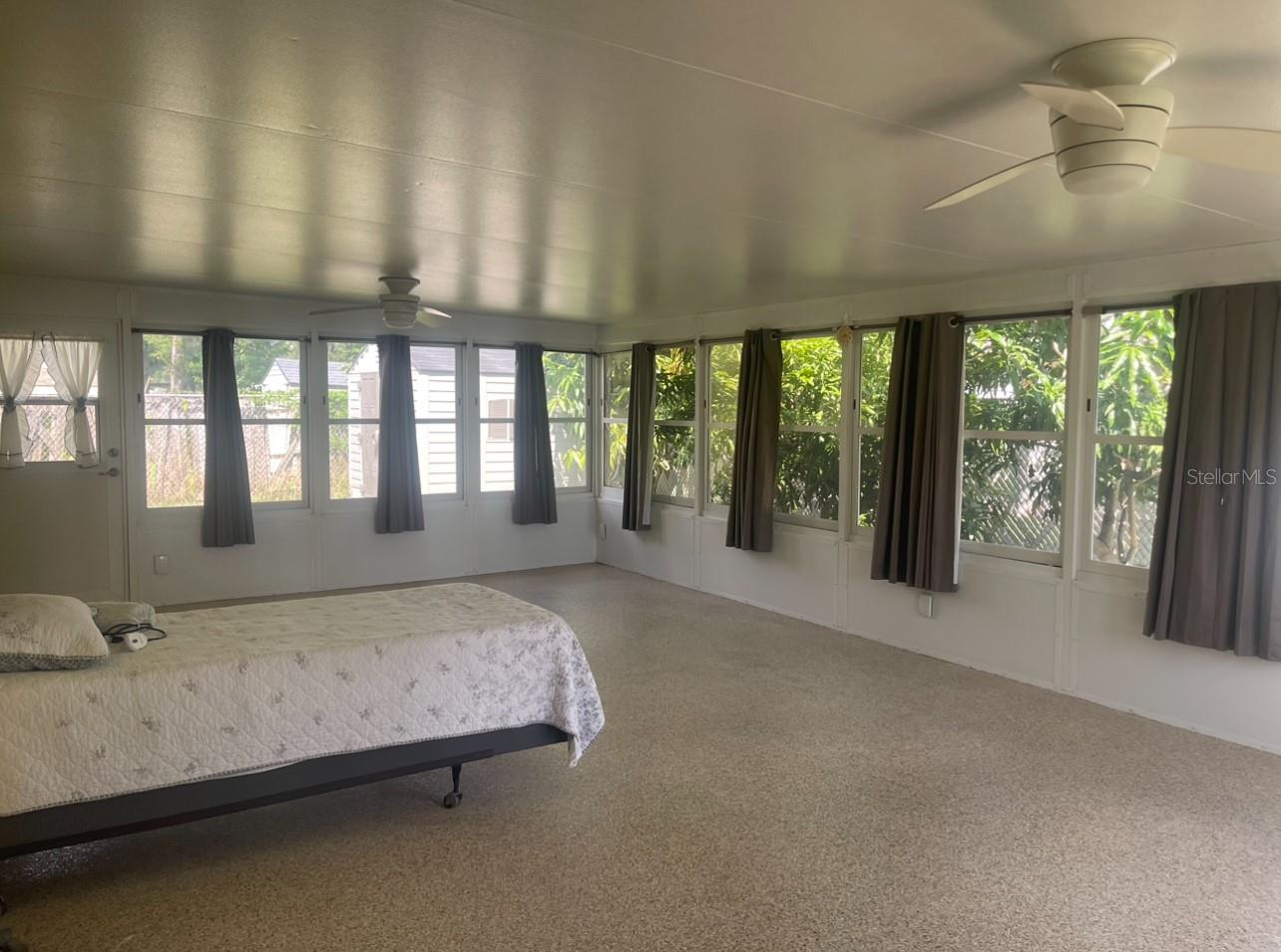 331 SHORE DR E — photo 13