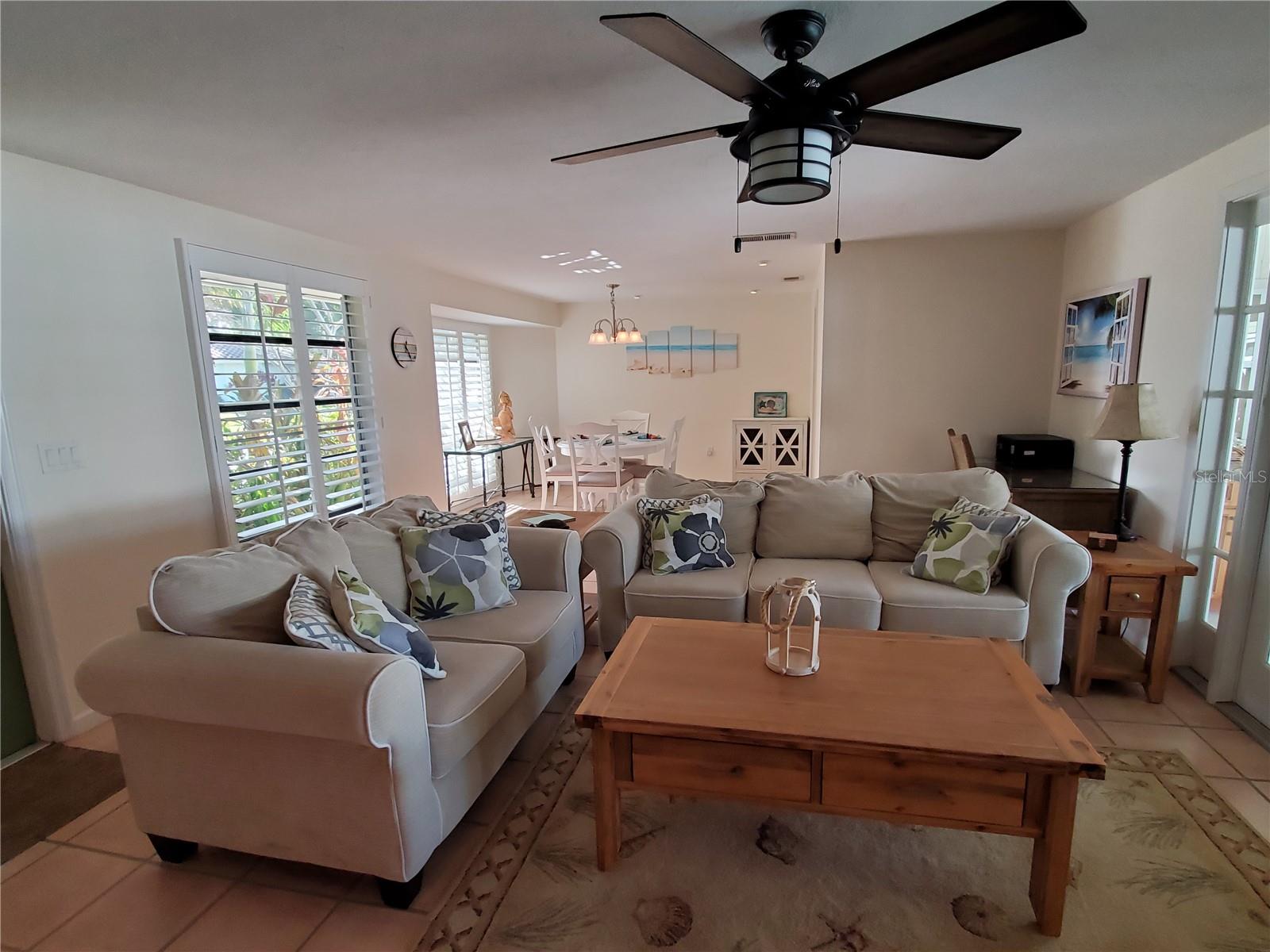 2745 CARDWELL WAY — photo 12
