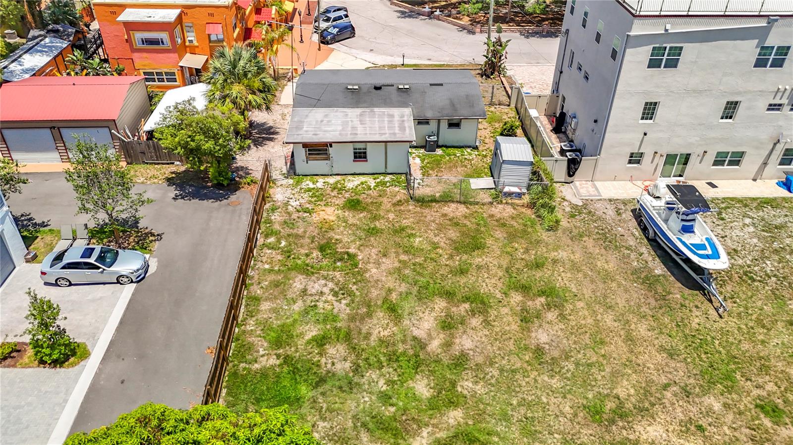 2304 N HIGHLAND AVE — photo 2