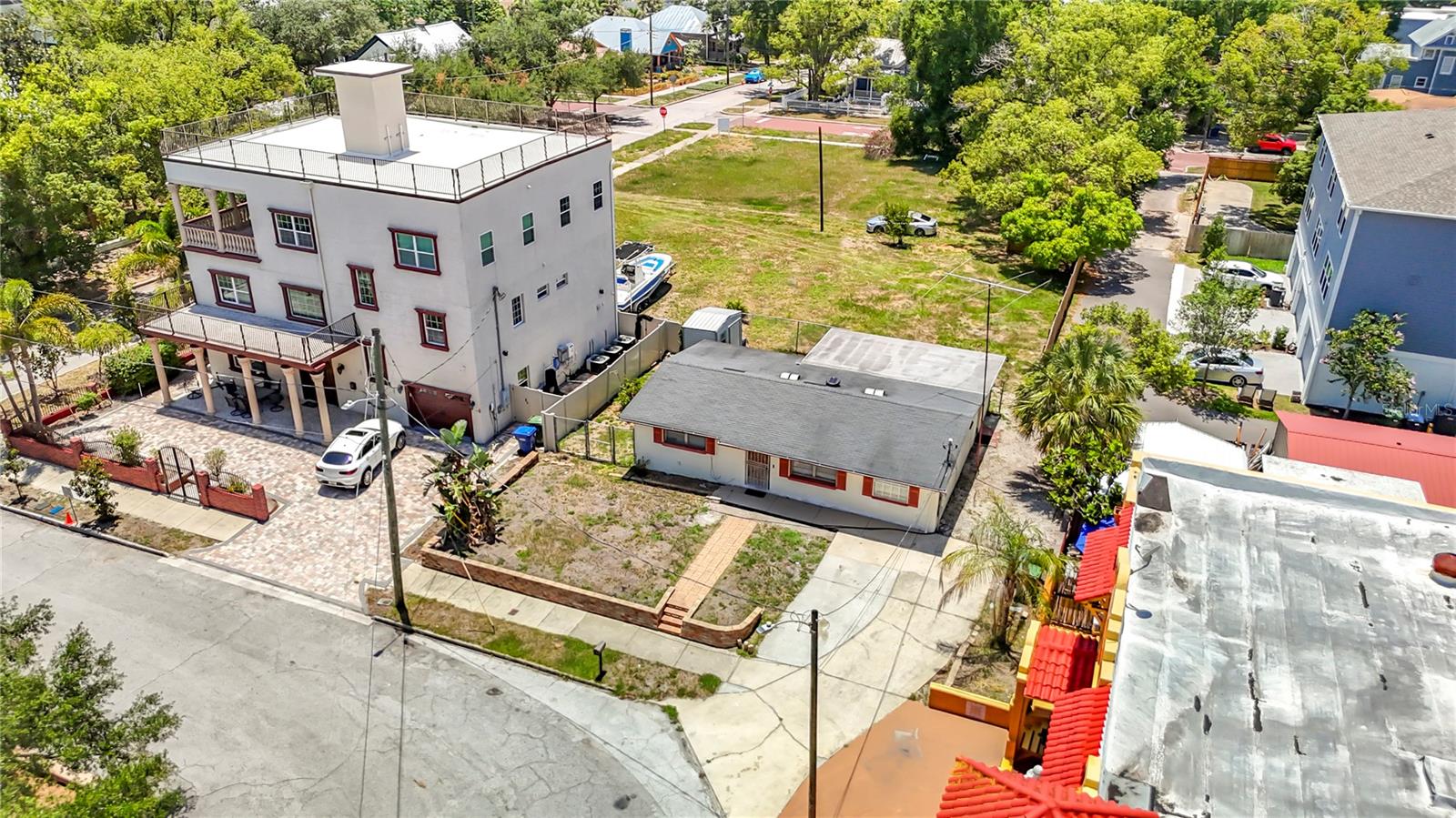 2304 N HIGHLAND AVE — photo 8
