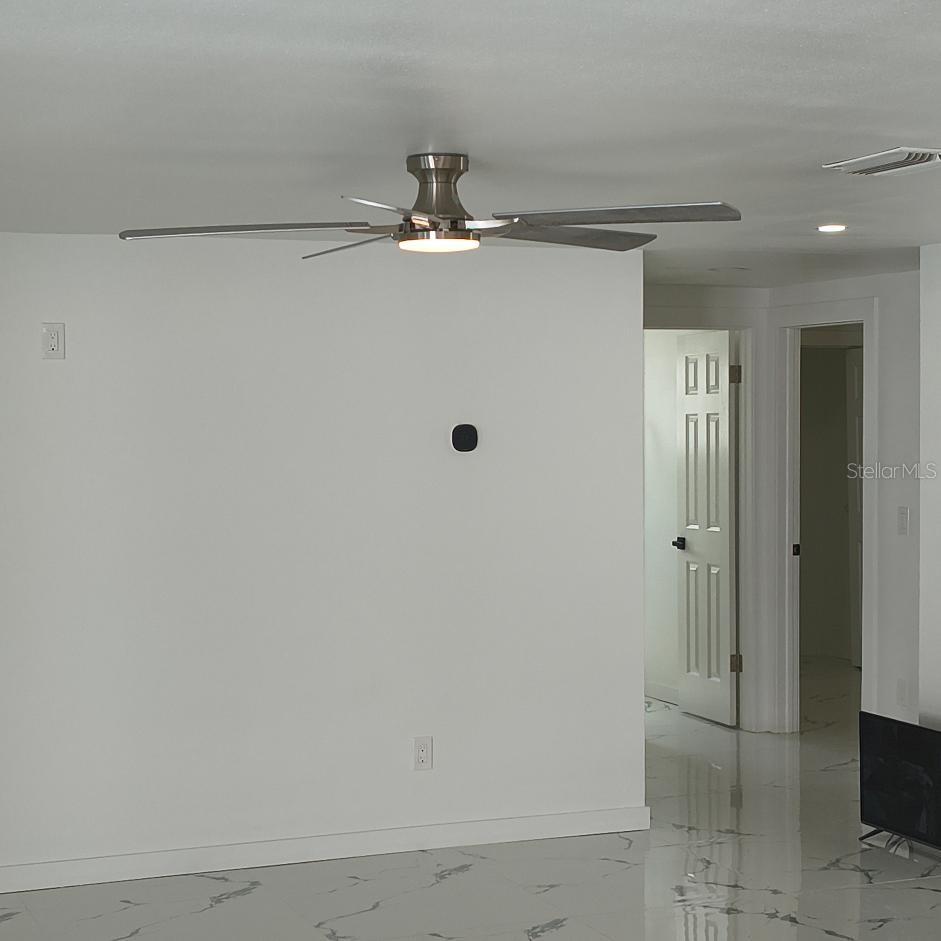 7019 FOUNTAIN AVE — photo 23