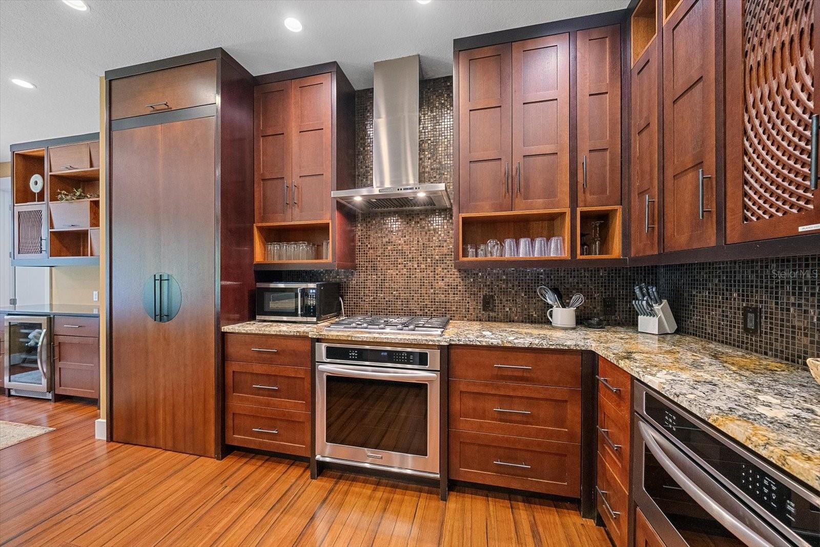 2395 HYDE PARK ST — photo 12