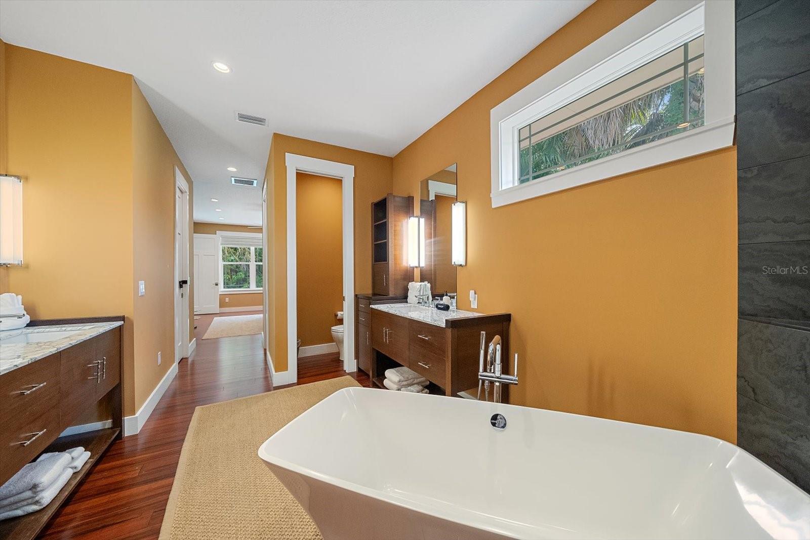 2395 HYDE PARK ST — photo 26