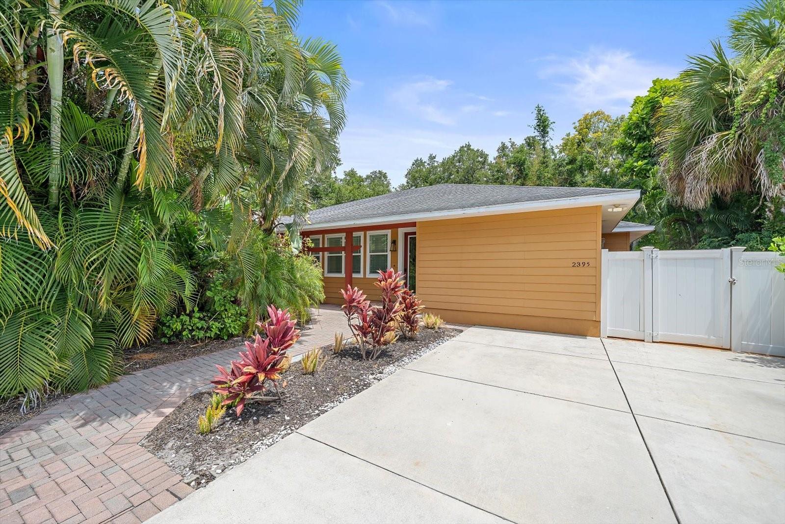 2395 HYDE PARK ST — photo 42