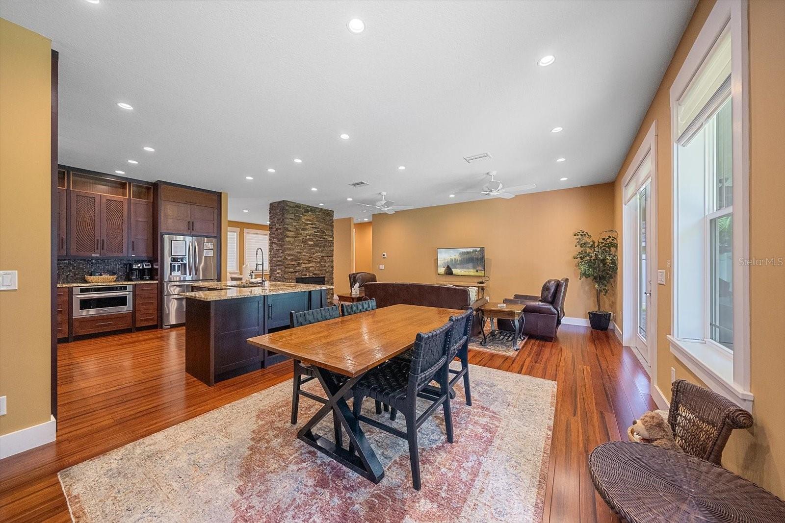 2395 HYDE PARK ST — photo 15