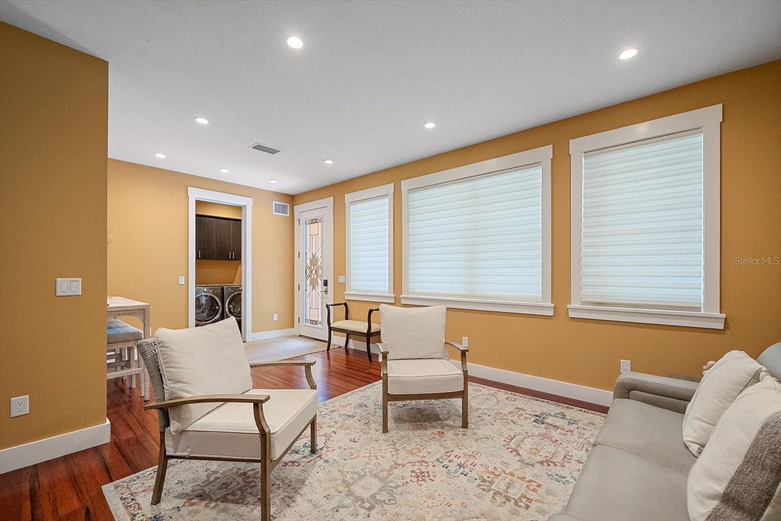 2395 HYDE PARK ST — photo 11