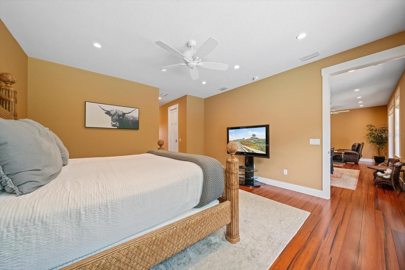 2395 HYDE PARK ST — photo 19