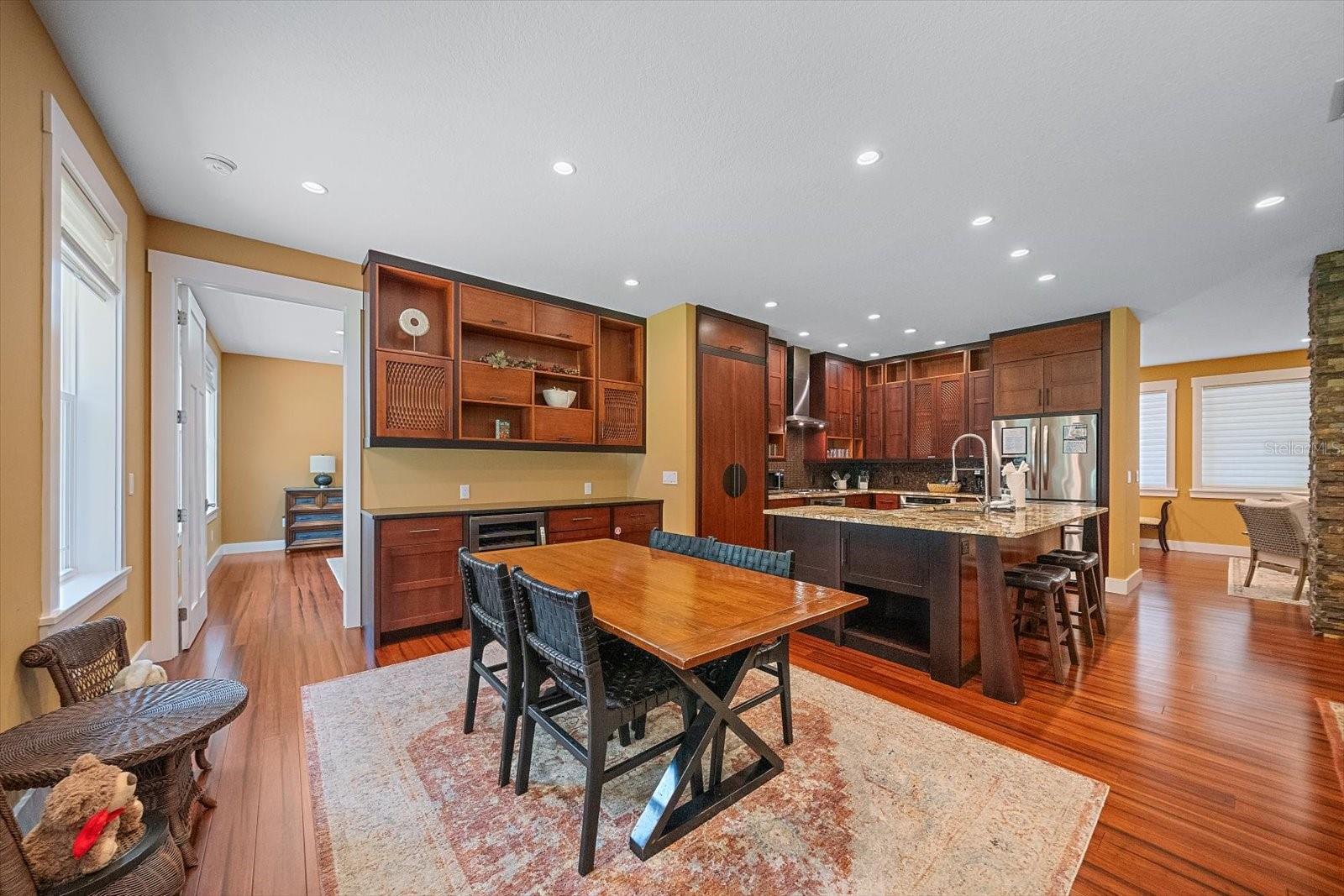 2395 HYDE PARK ST — photo 16