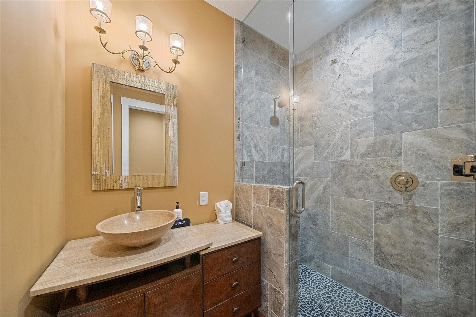 2395 HYDE PARK ST — photo 31