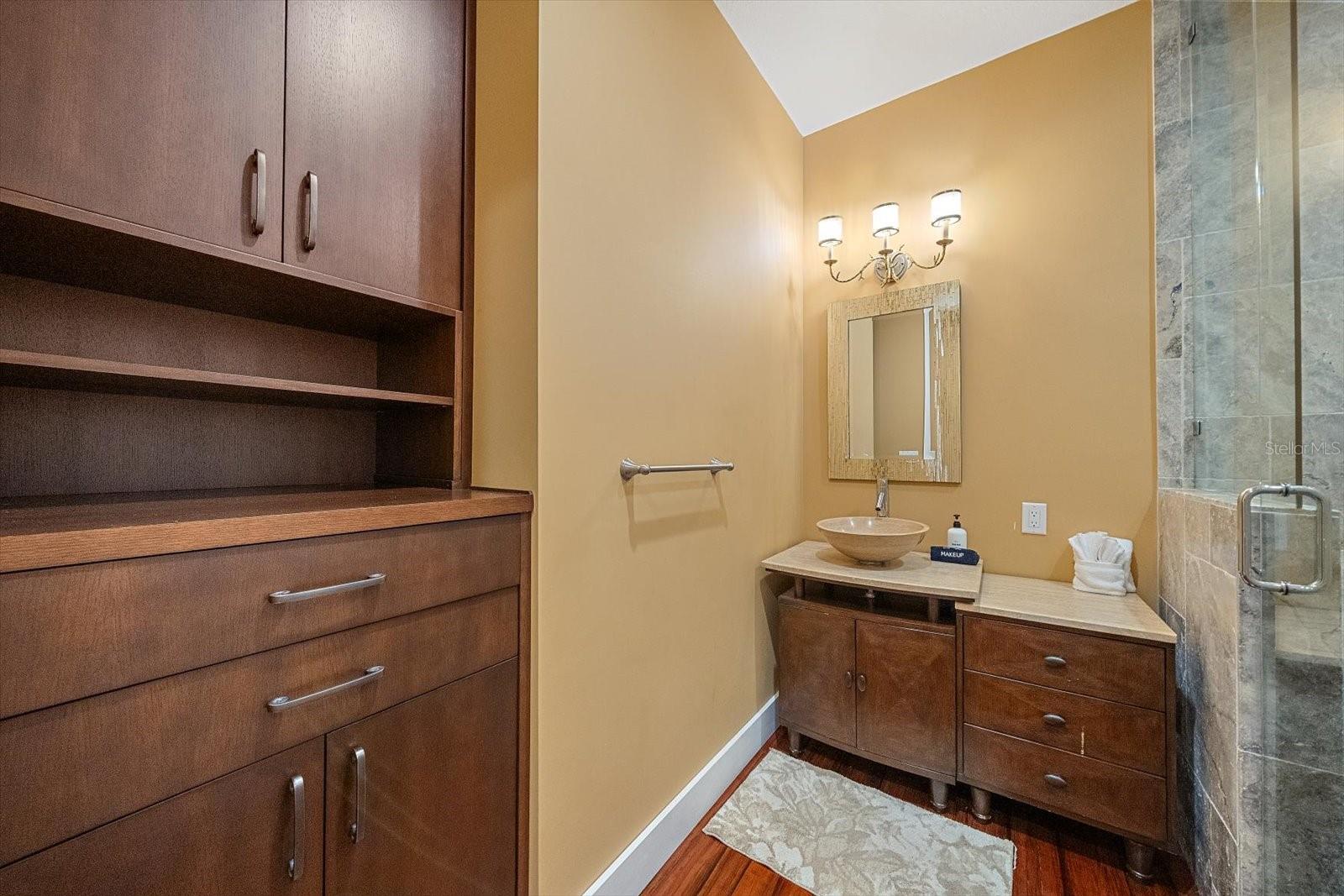 2395 HYDE PARK ST — photo 30