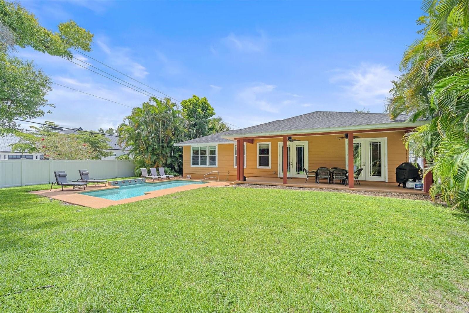 2395 HYDE PARK ST — photo 41