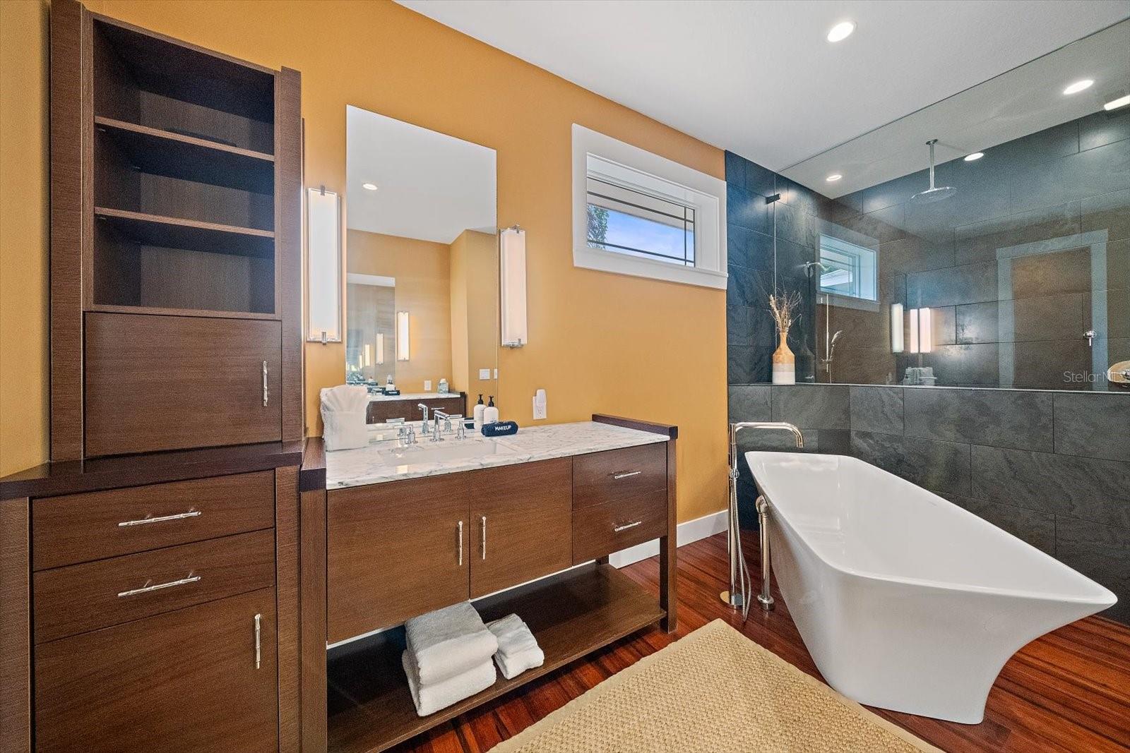 2395 HYDE PARK ST — photo 22
