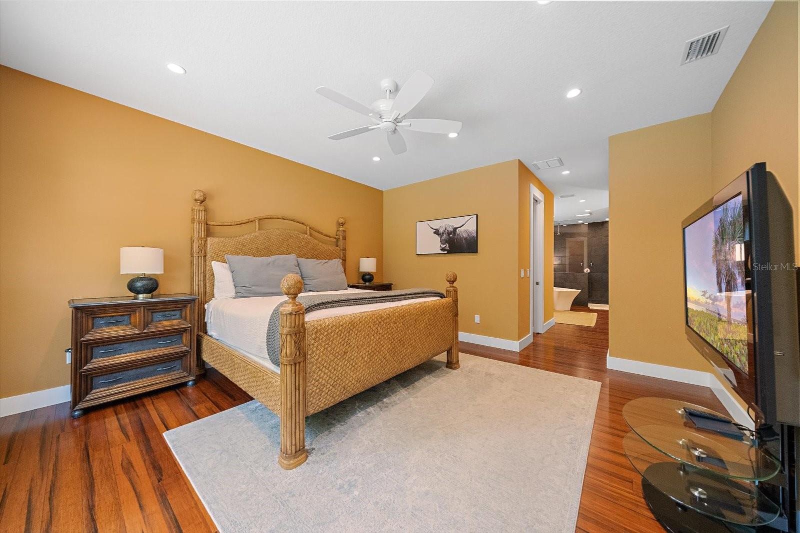 2395 HYDE PARK ST — photo 17
