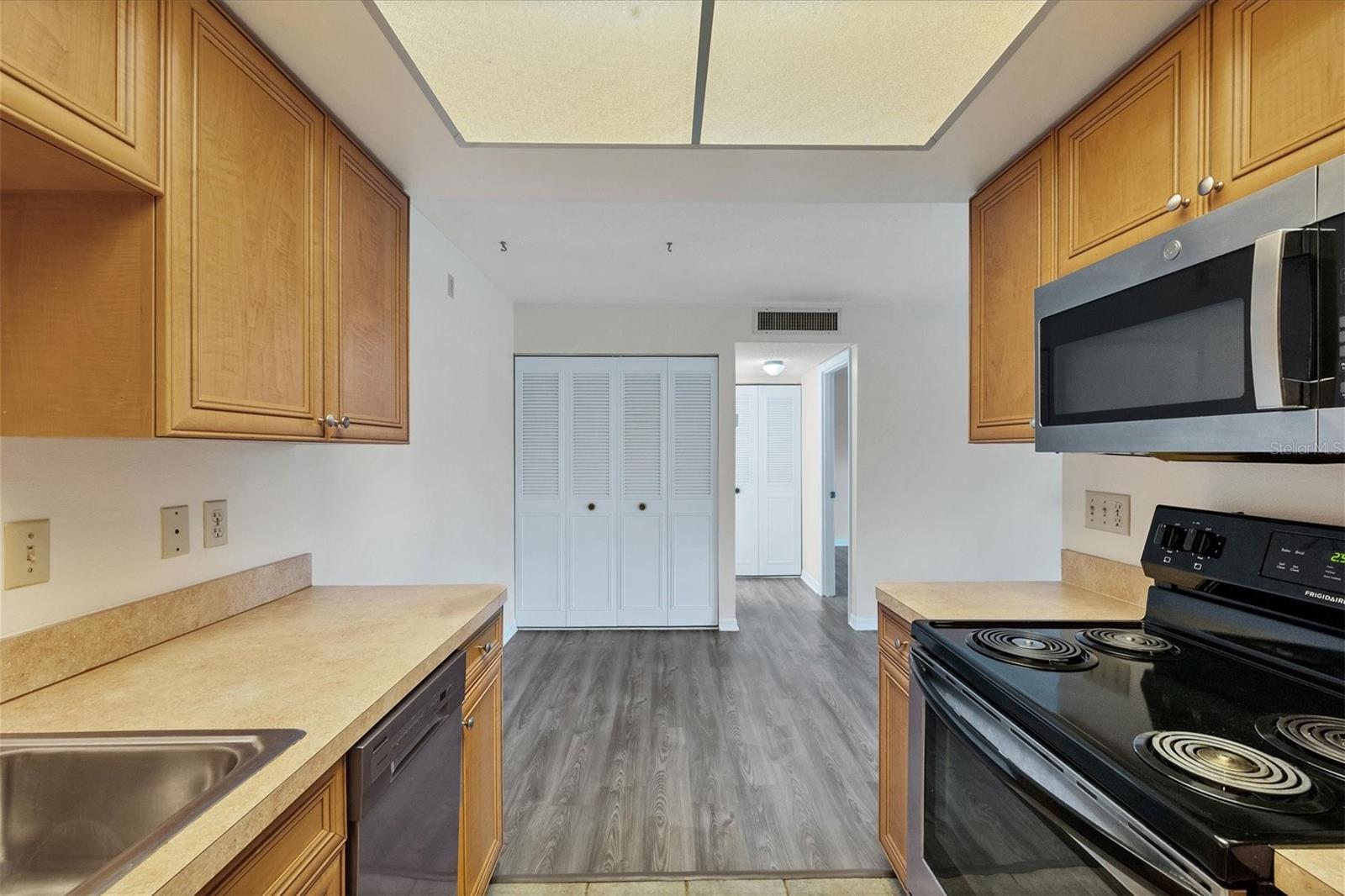 5800 HOLLYWOOD BLVD #312 — photo 13
