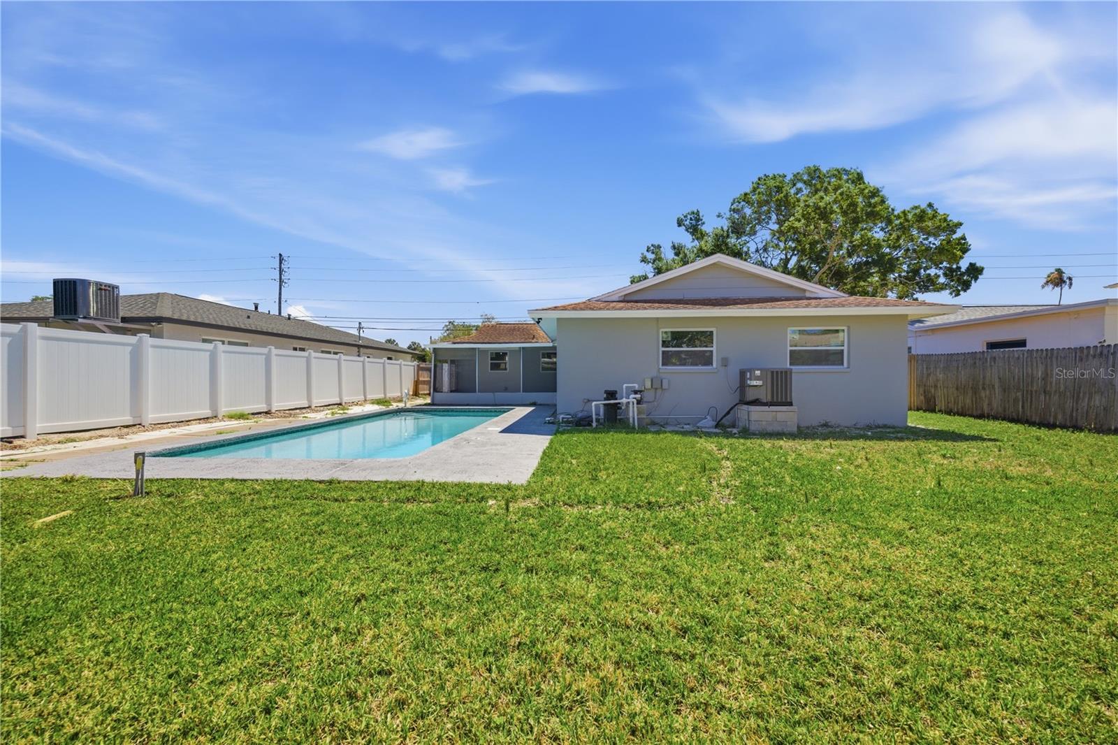 5920 DENVER ST NE — photo 38