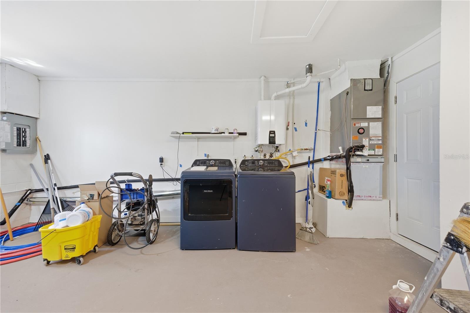 5920 DENVER ST NE — photo 35