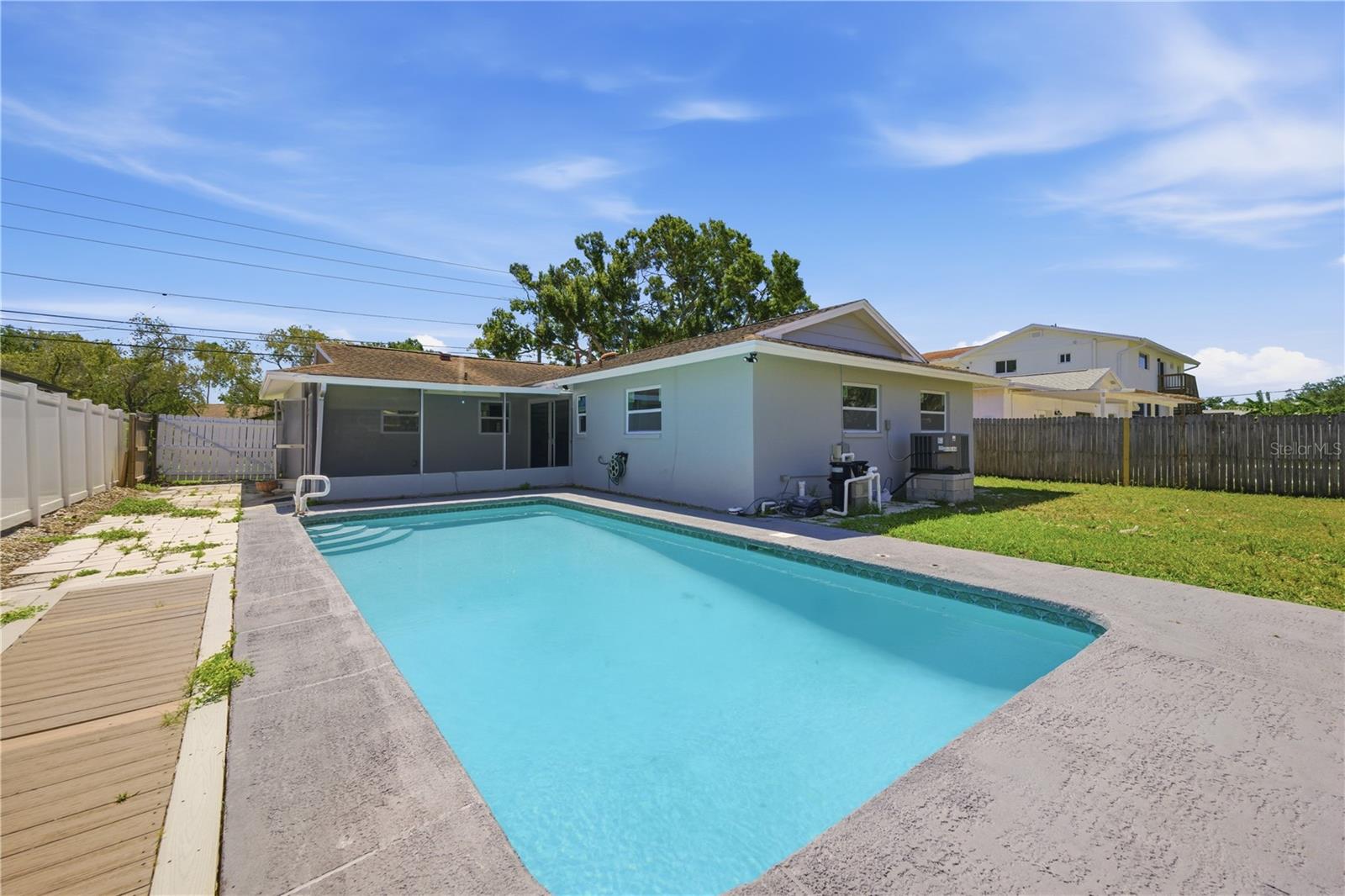 5920 DENVER ST NE — photo 37