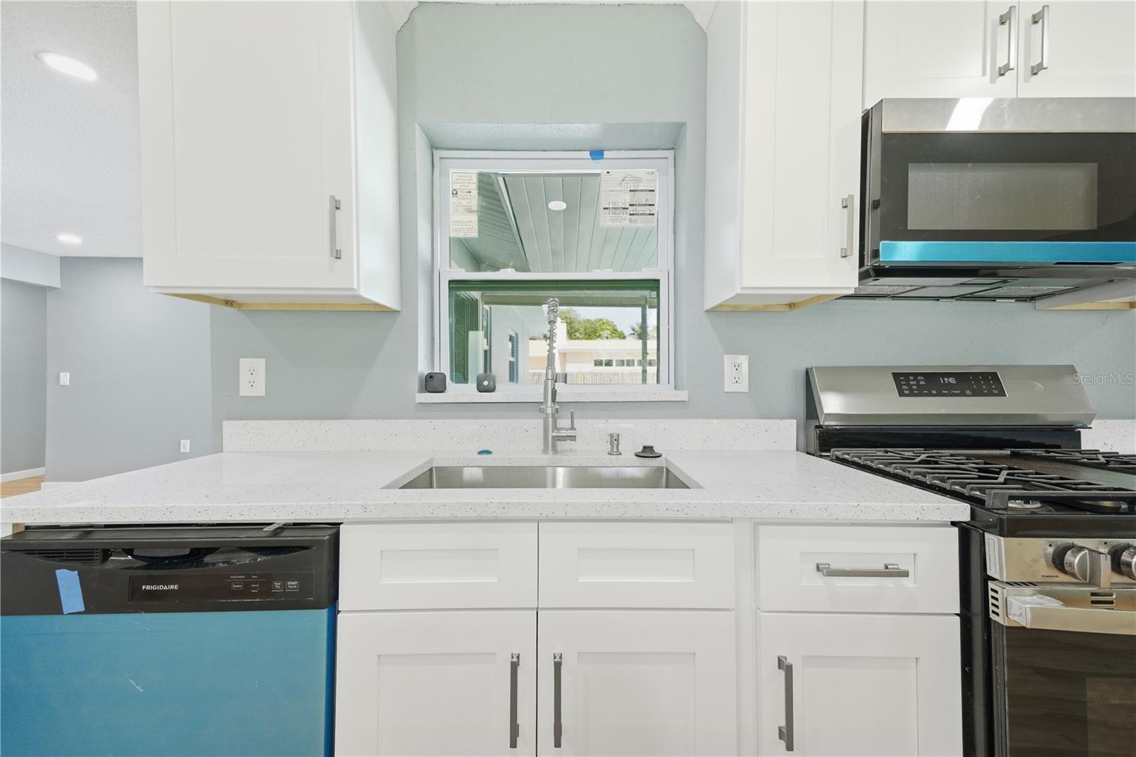 5920 DENVER ST NE — photo 11