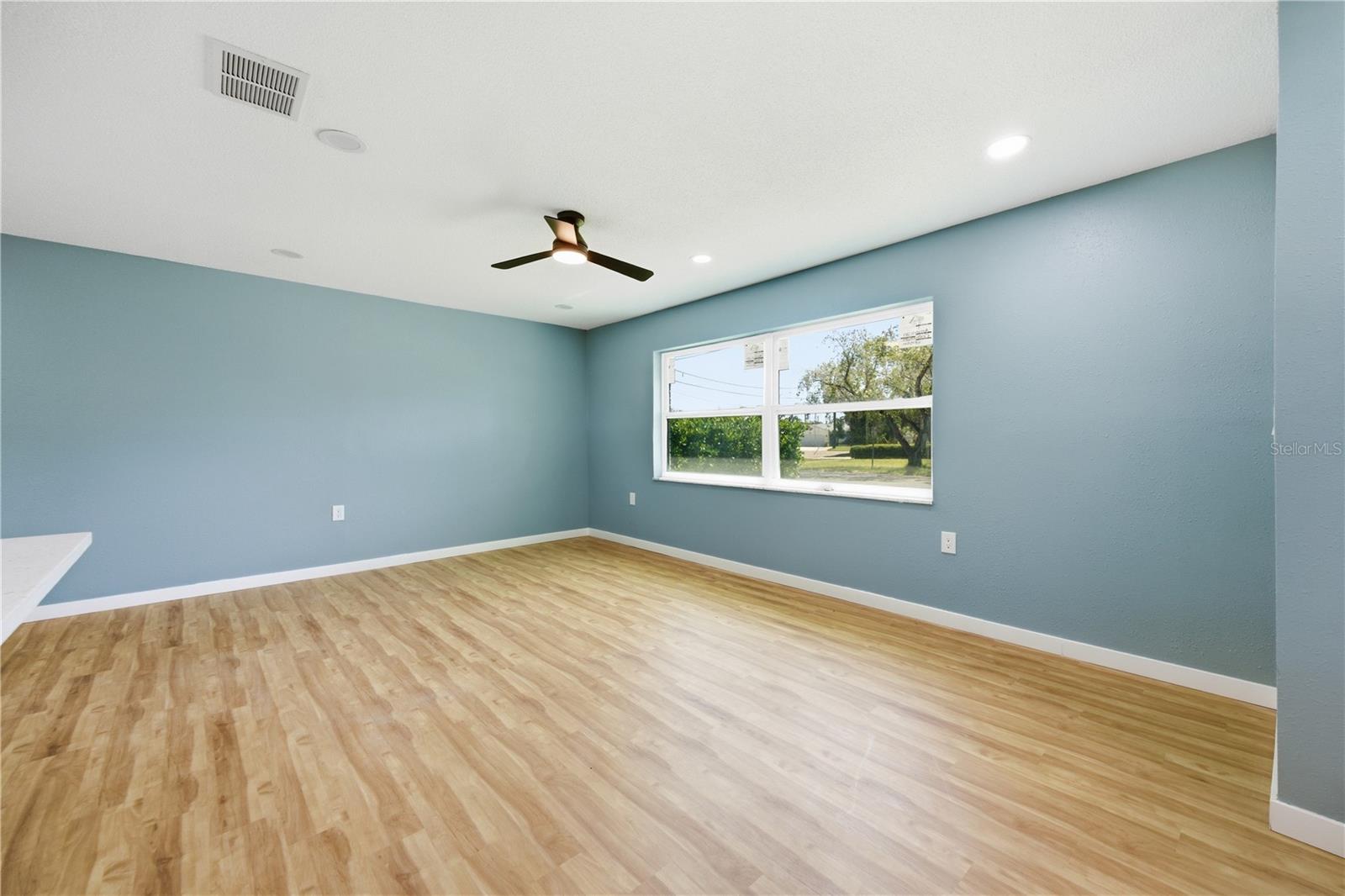 5920 DENVER ST NE — photo 22