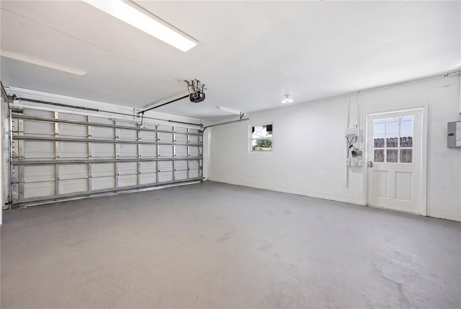5920 DENVER ST NE — photo 34