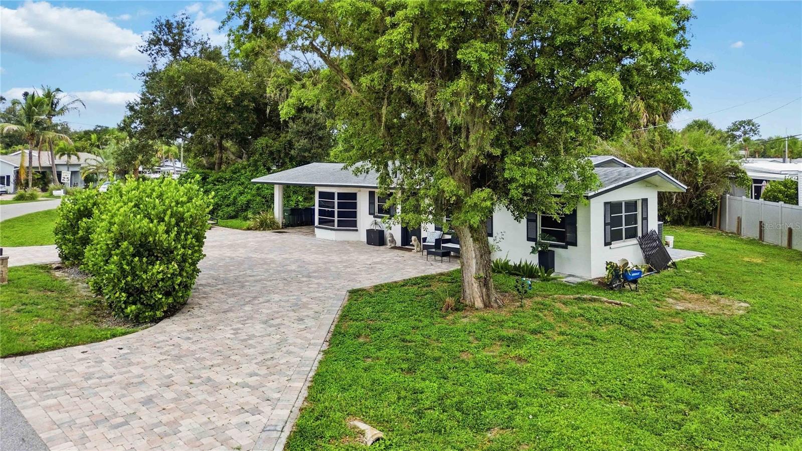 1909 BUCCANEER DR — photo 32