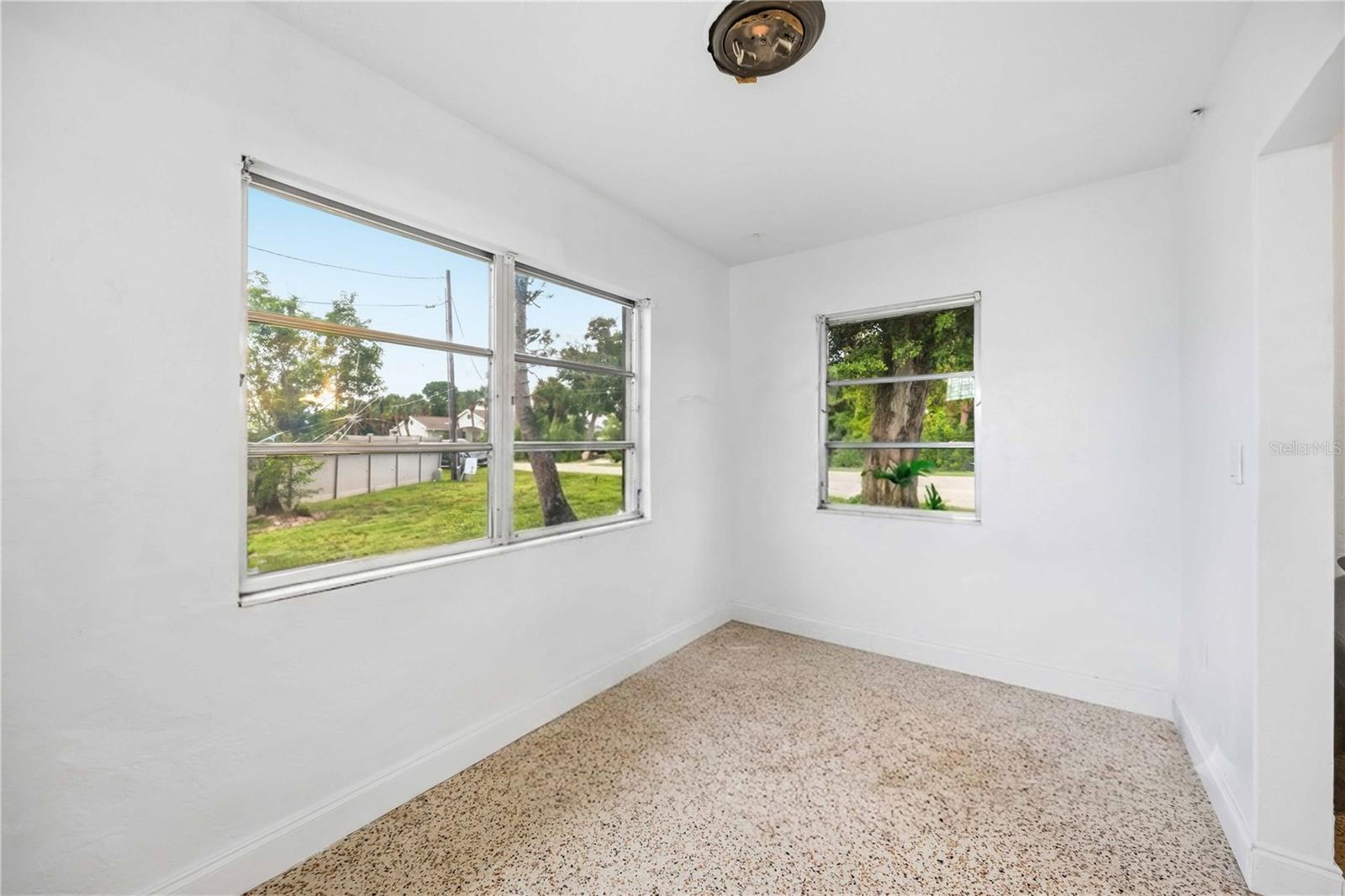 1909 BUCCANEER DR — photo 22