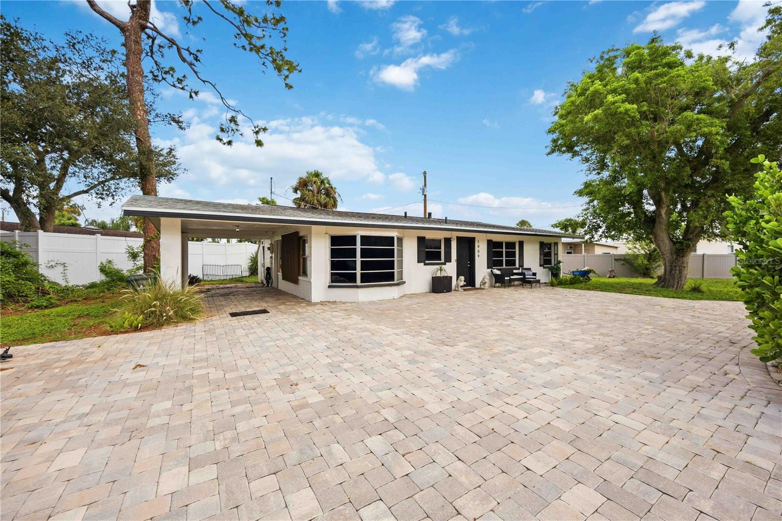 1909 BUCCANEER DR — photo 2