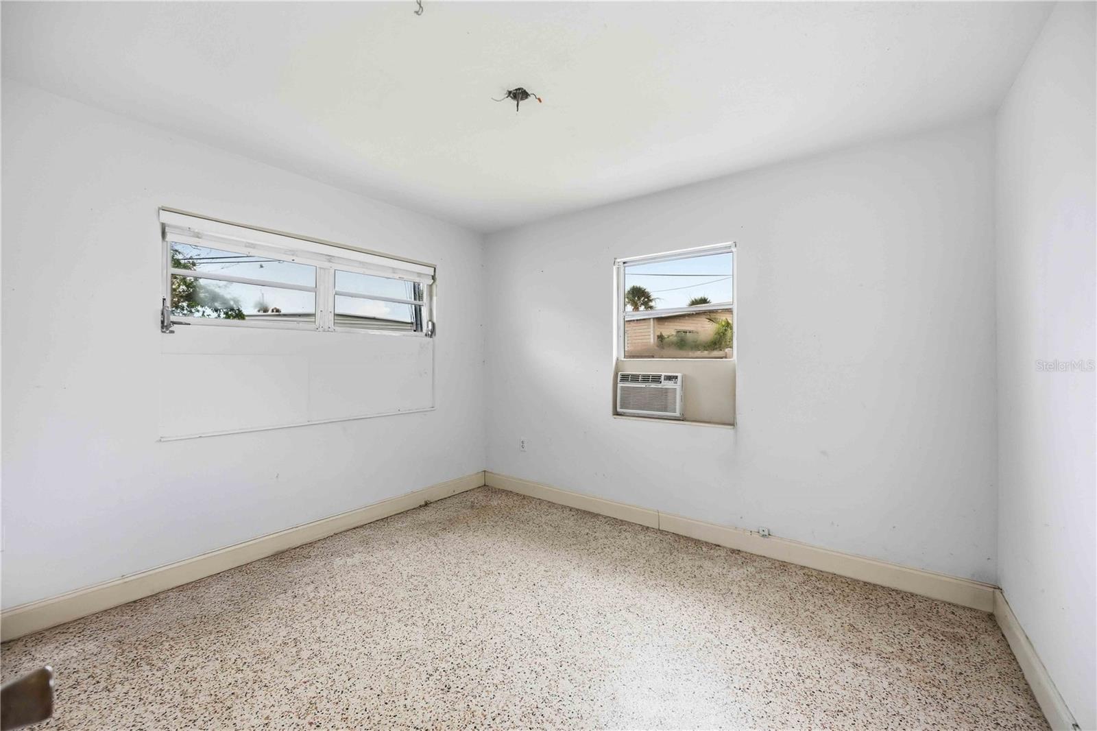 1909 BUCCANEER DR — photo 15