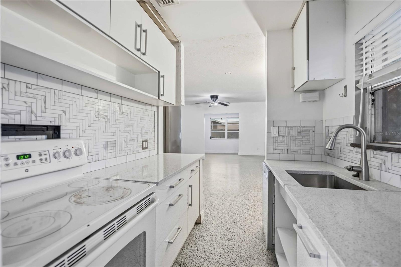 1909 BUCCANEER DR — photo 9