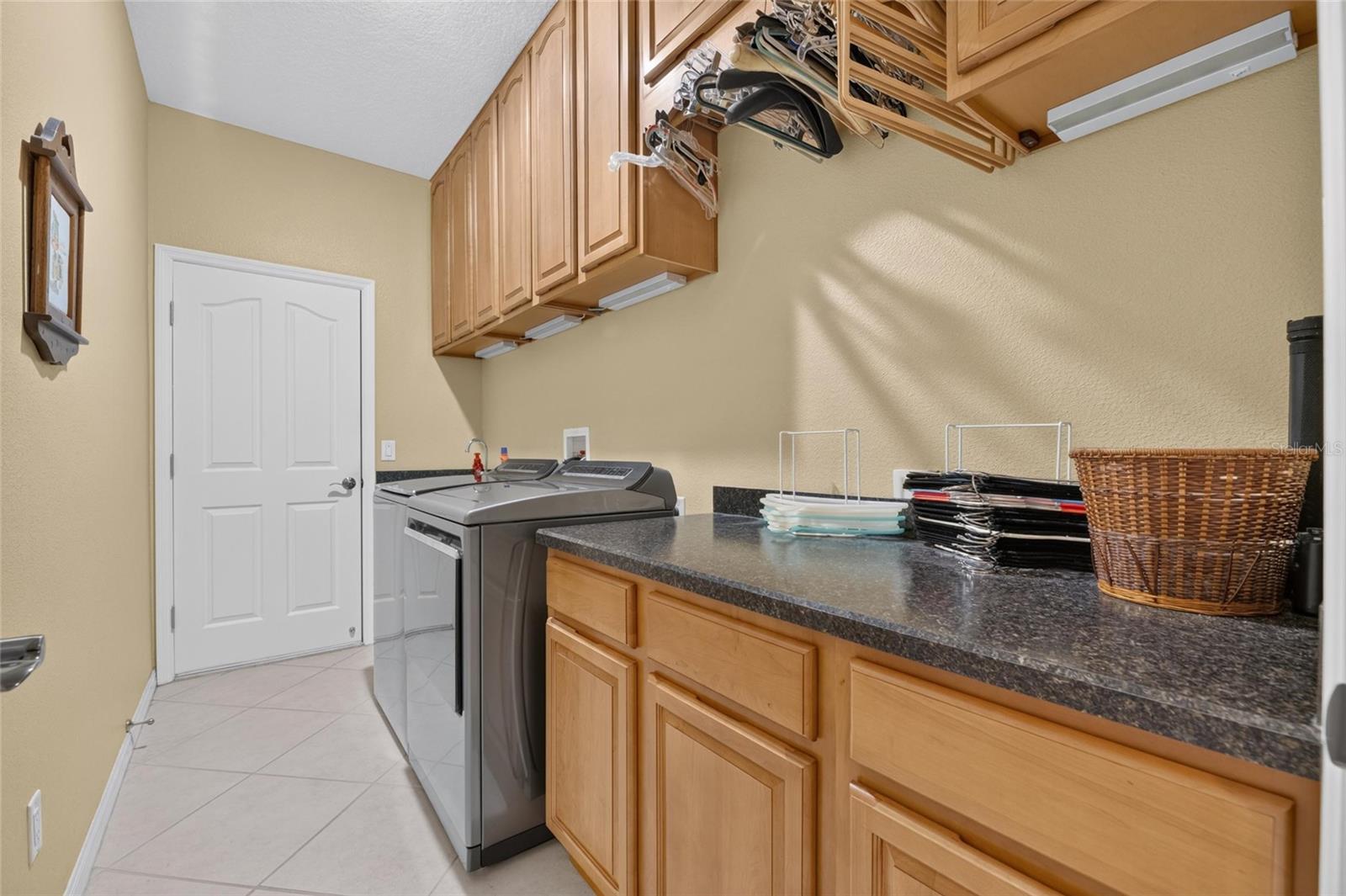 7508 DUNBRIDGE DR — photo 36